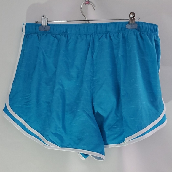 Nike- Shorts - Picture 2 of 4